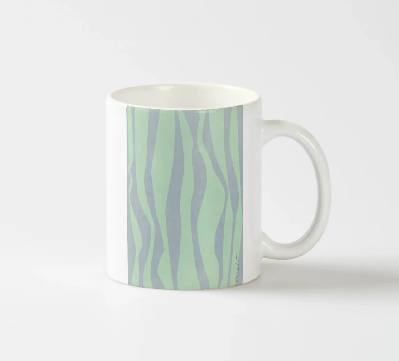 Strisce ondulate tazza in ceramica da Charlotte Gagnon
