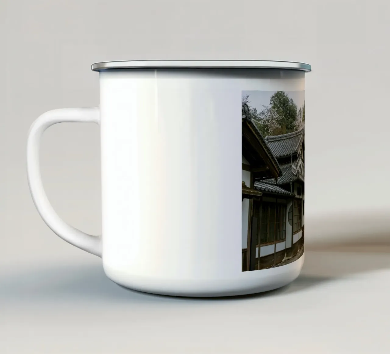 Residenza giapponese a Uchiko, Giappone tazza in smalto da Marcel Bisig