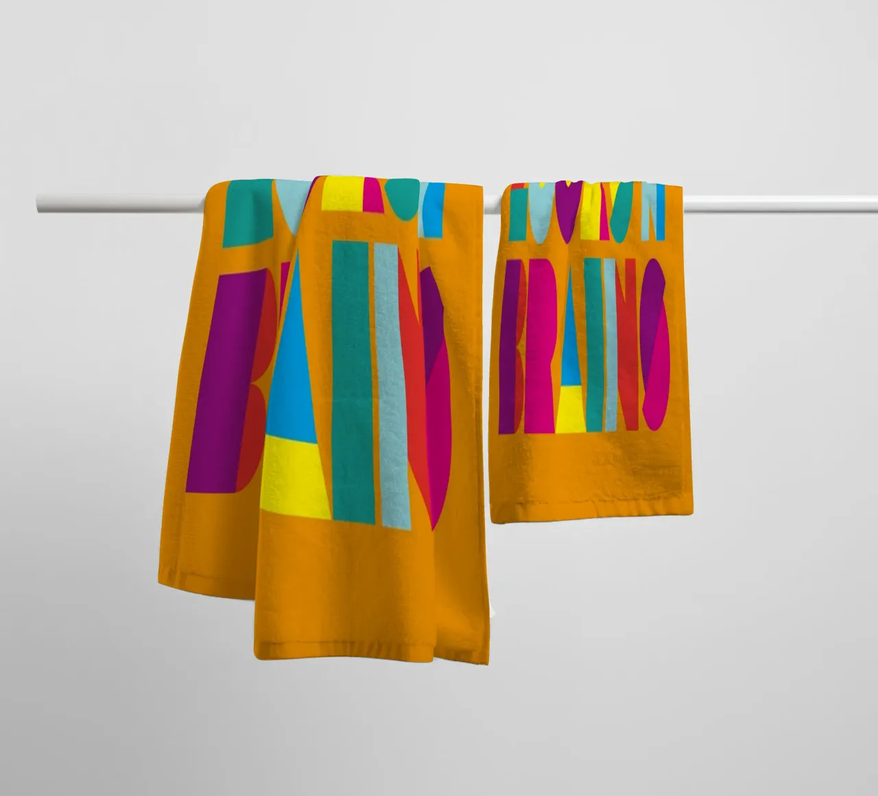 Looks ’n Brains 01 asciugamano da bagno da Art Fart