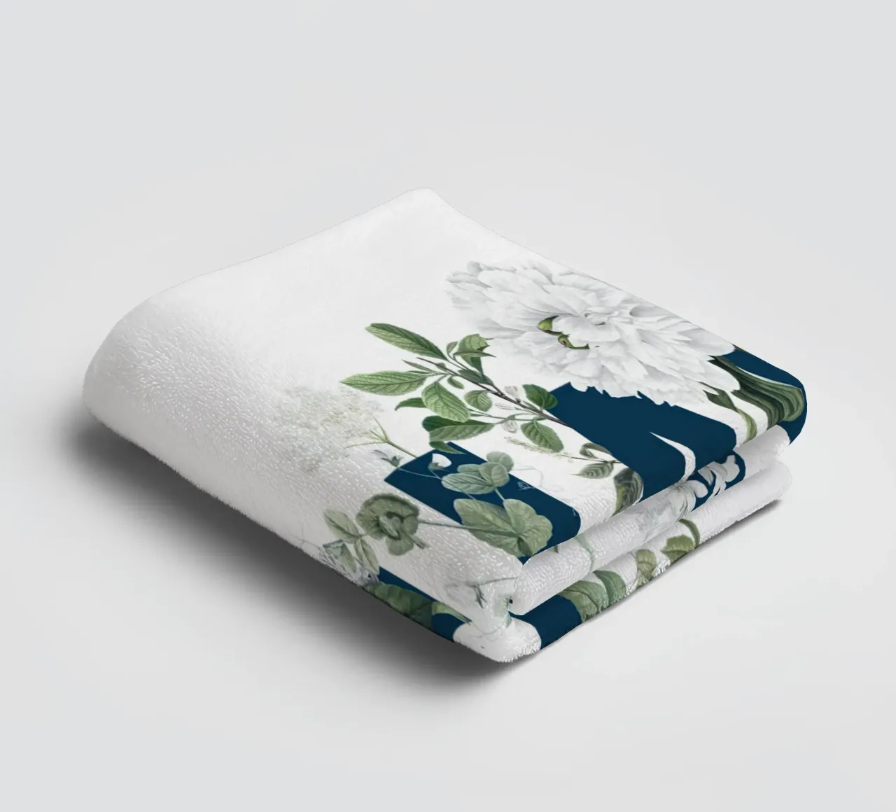 Ciao Fiori e Insetti Blu Bianco asciugamano da bagno da Studio Frances M