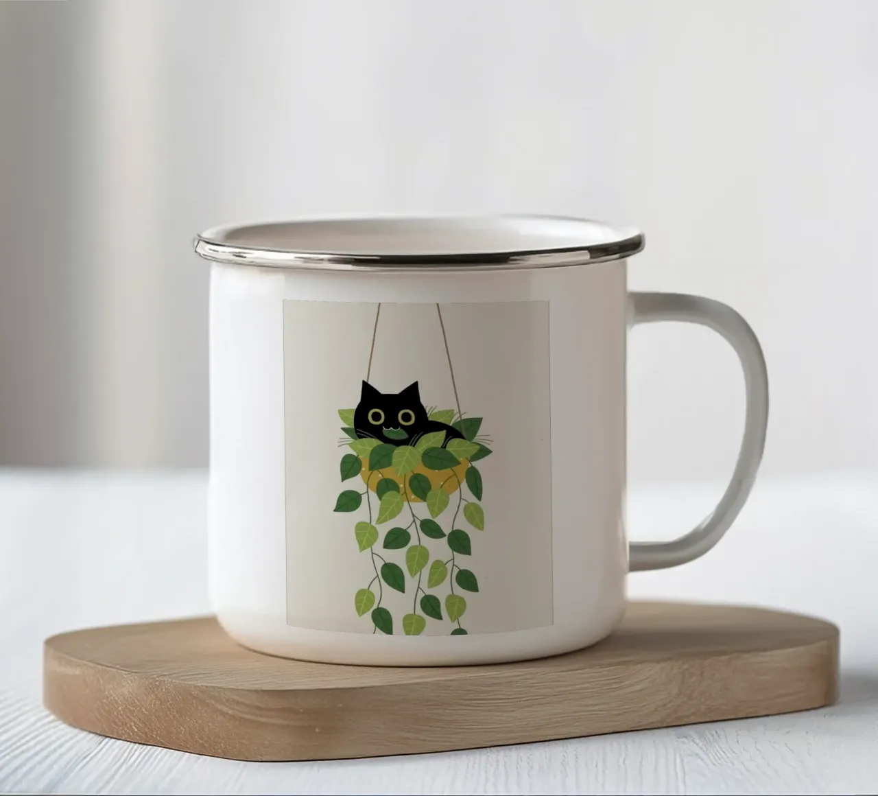 black cat lie on vase tazza in smalto da Fesi