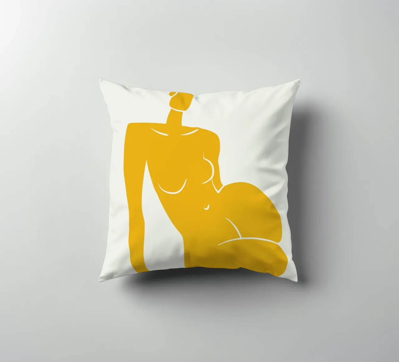 Seduta nuda in giallo x cuscino da Little Dean
