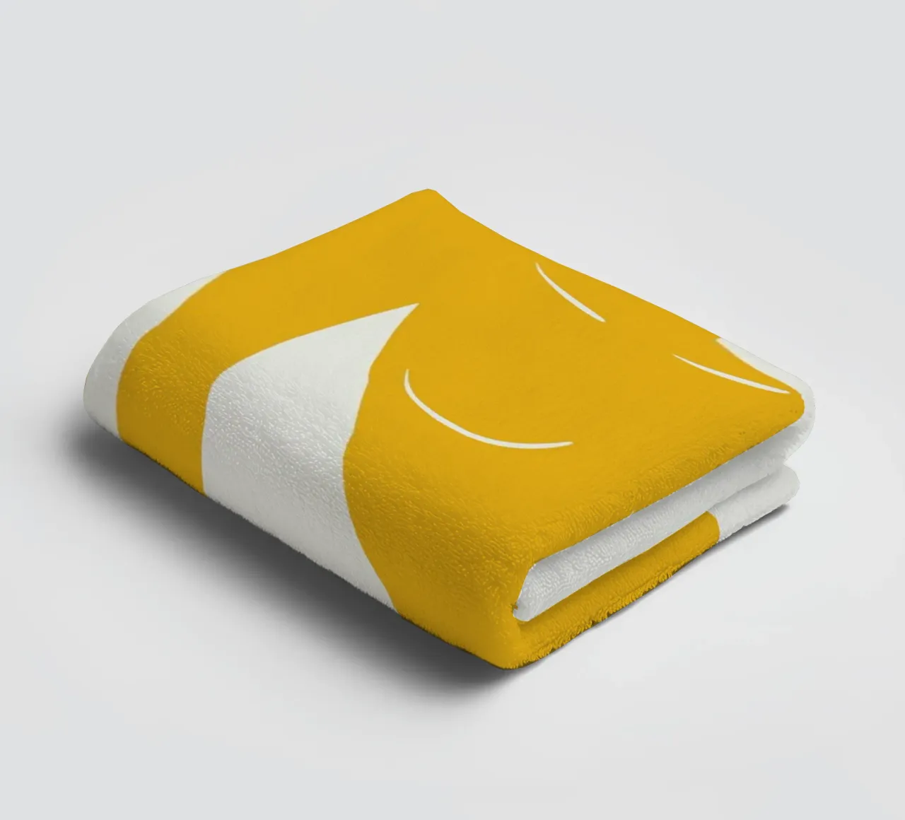 Assise nue en jaune x serviette de bain de Little Dean