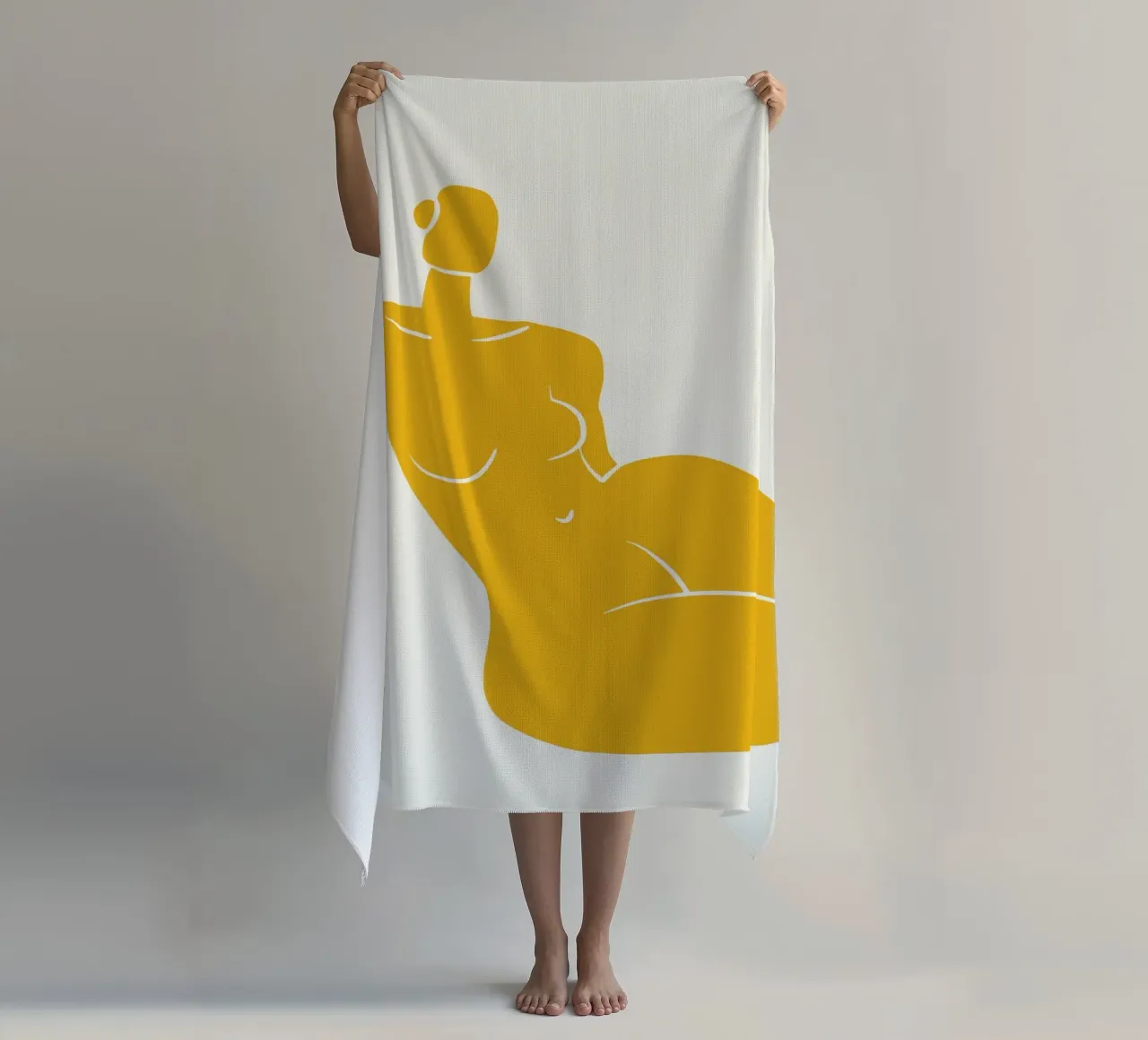 Seduta nuda in giallo x telo mare da Little Dean