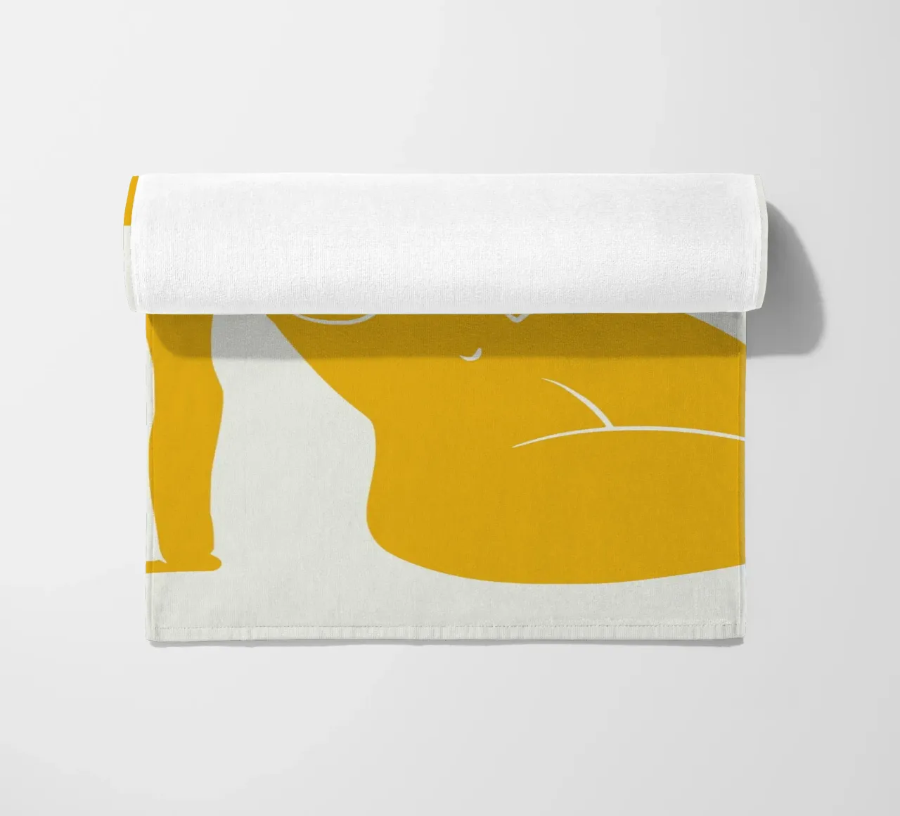 Seduta nuda in giallo x telo mare da Little Dean