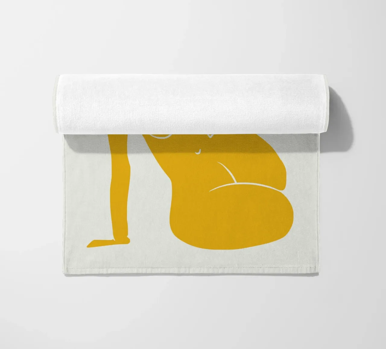 Seduta nuda in giallo x telo mare da Little Dean