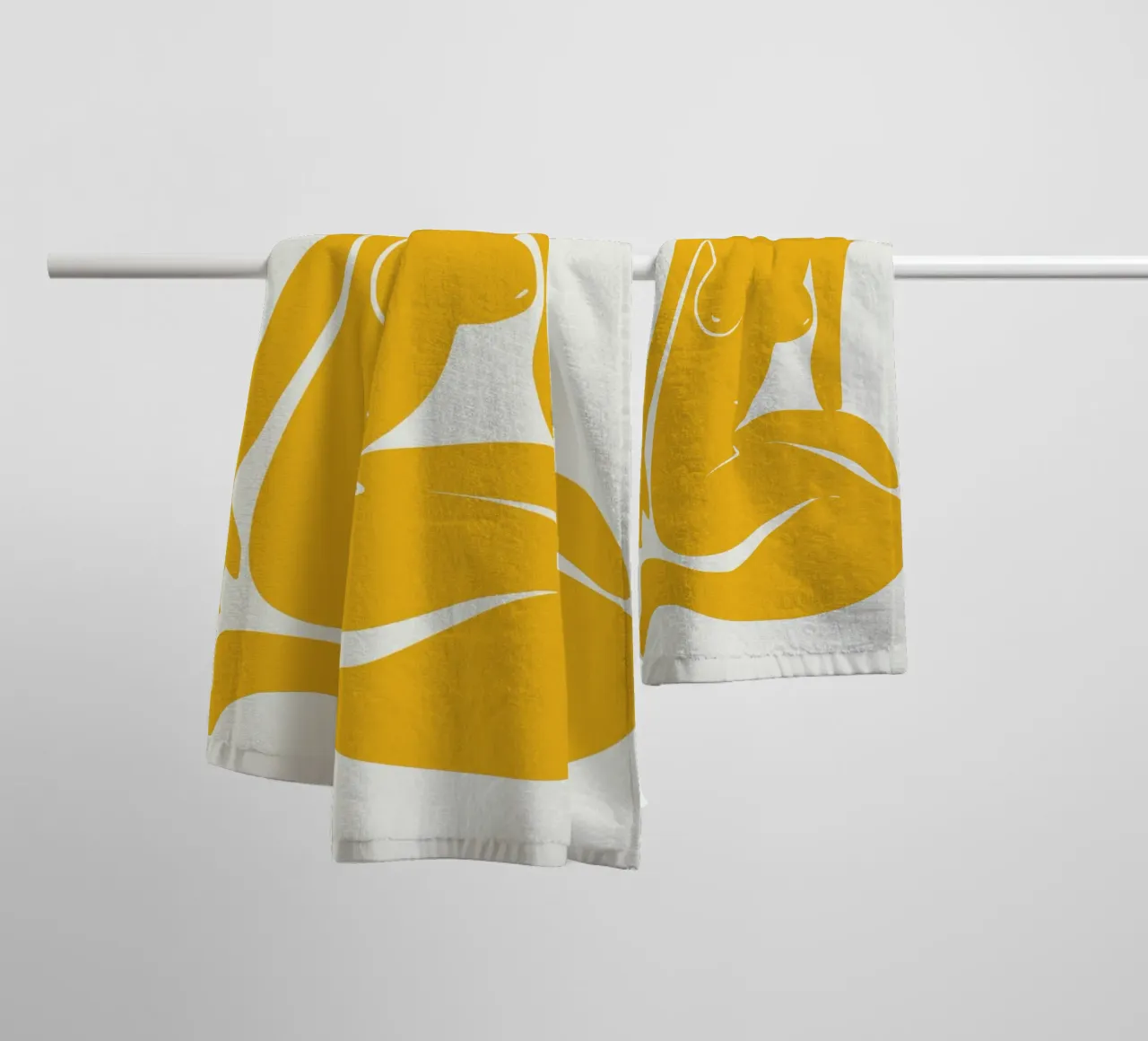 Nudo seduto in giallo x plus asciugamano da bagno da Little Dean