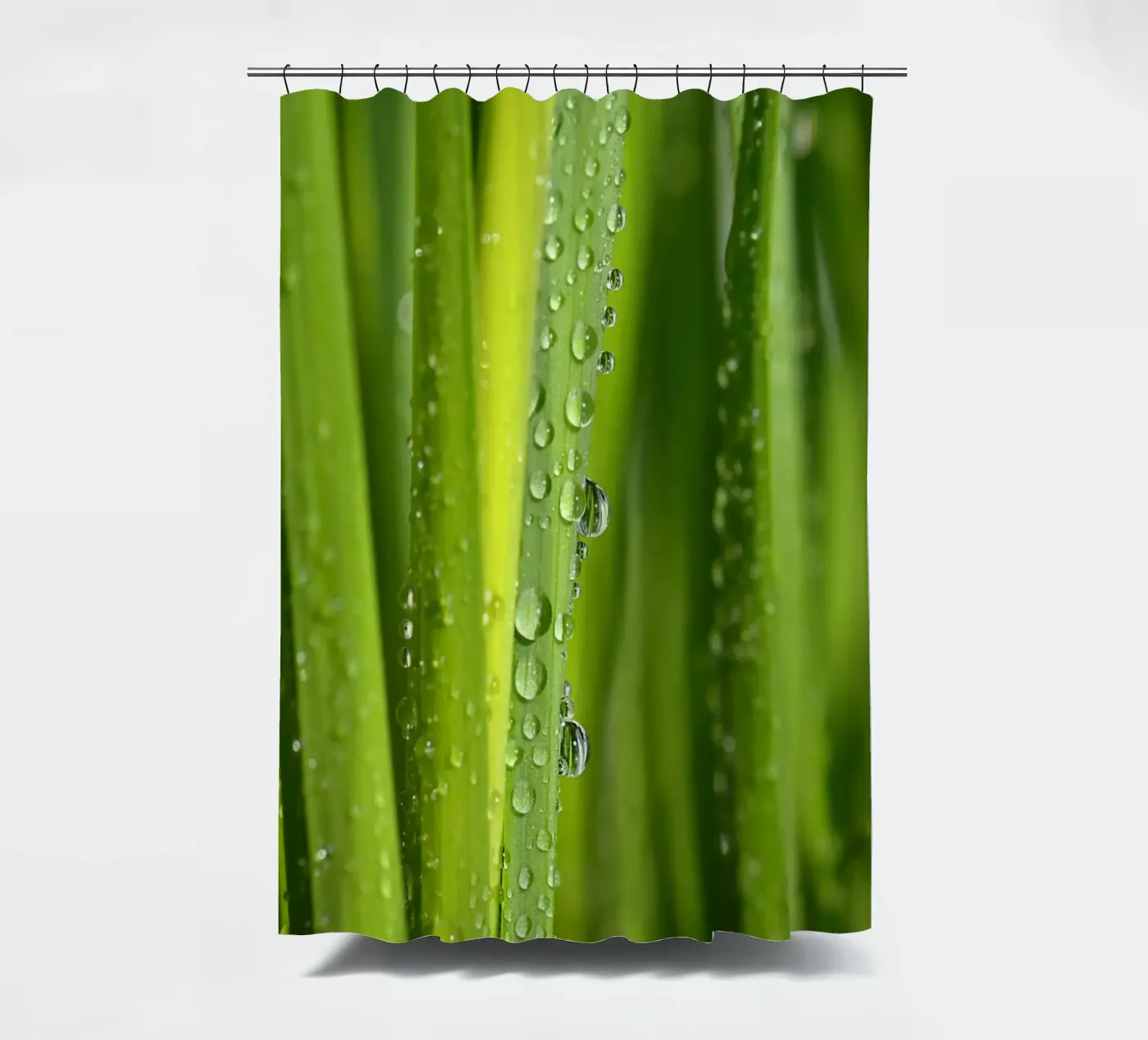 Drops of water Duschvorhang von Atteloi