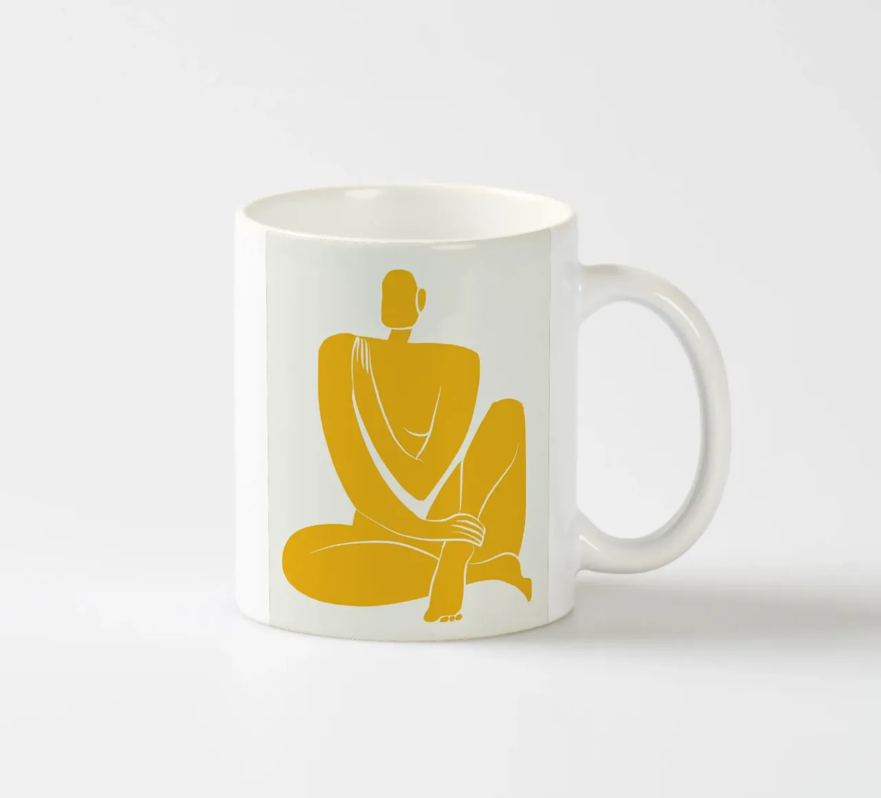 Assise nue dans une pro jaune mug en céramique de Little Dean