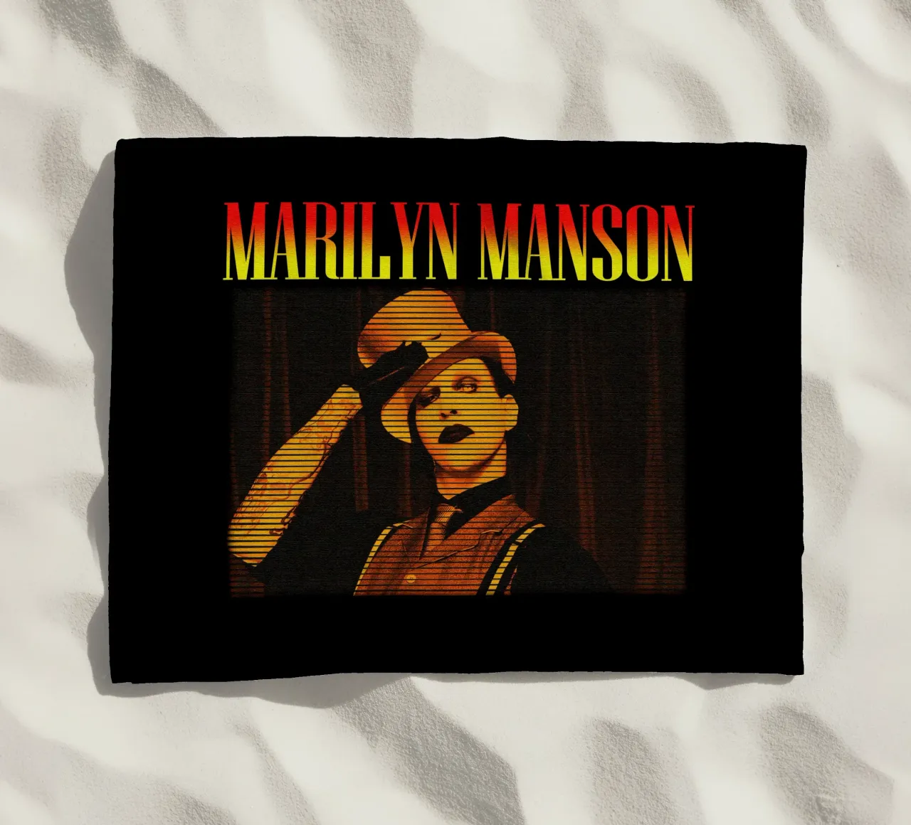 Marilyn Manson cantante classico telo mare da mannys_artt