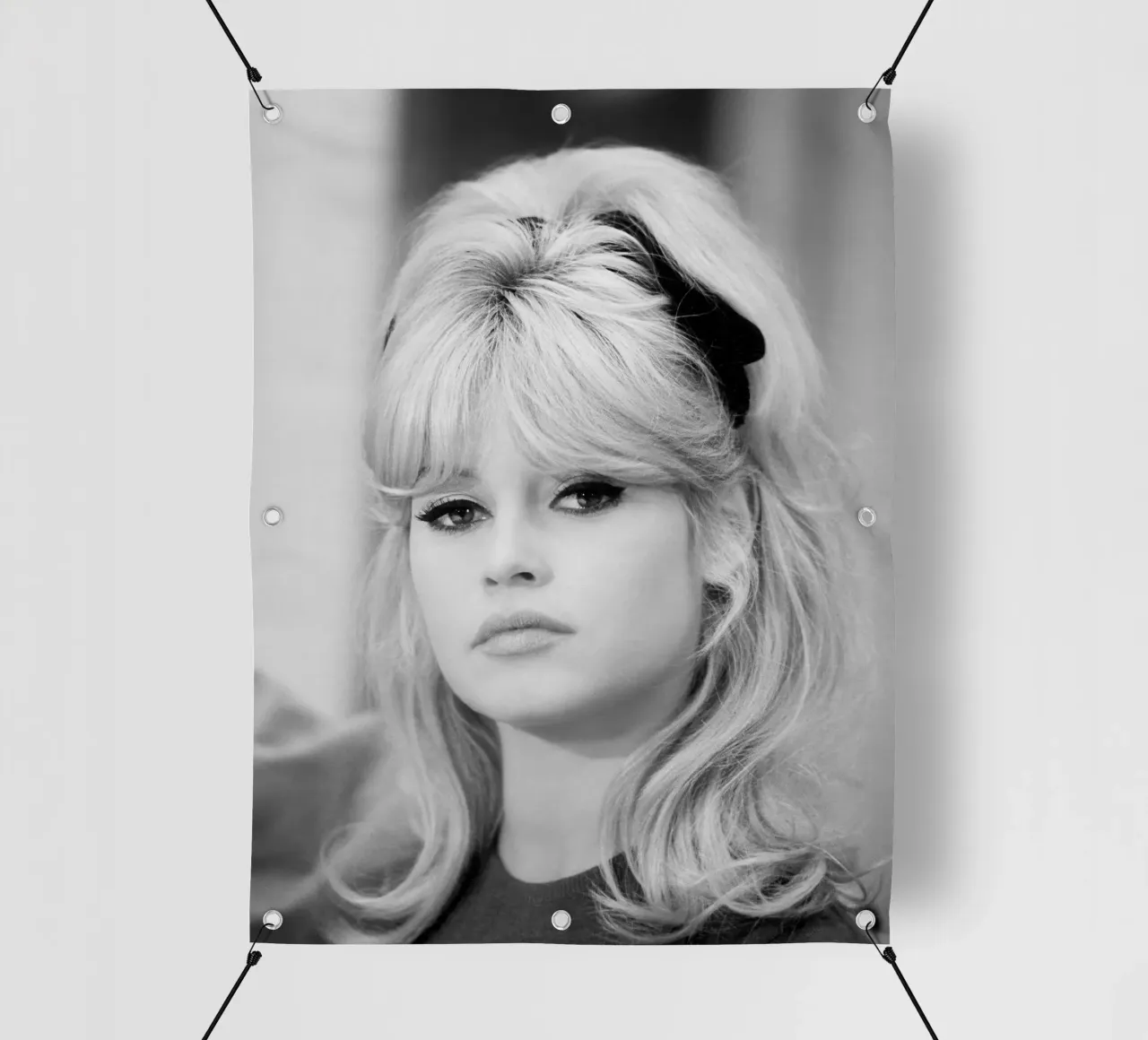 Brigitte Bardot in AGENT telo in pvc da vintgeseyn