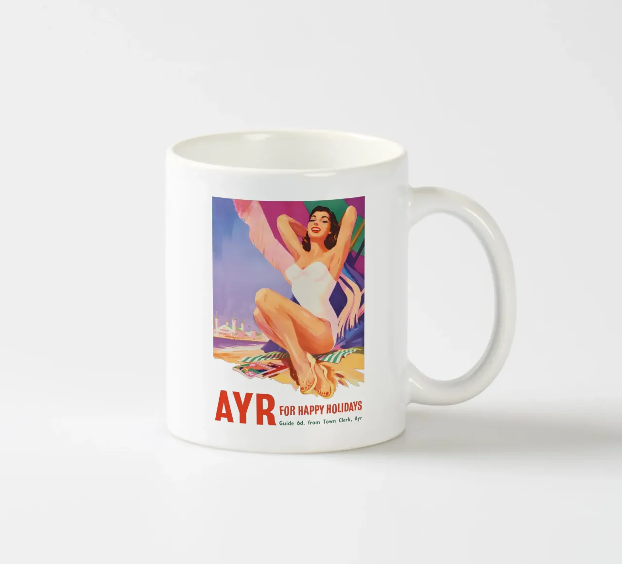Poster di viaggio britannico d'epoca con ragazza pin-up tazza in ceramica da Vintagrafica