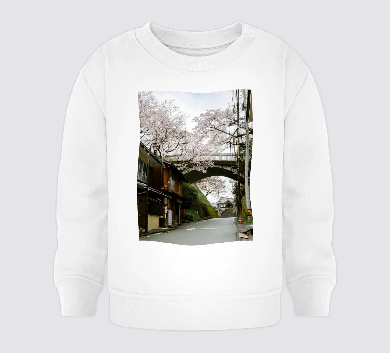 Ponte dei ciliegi in fiore in Giappone felpa neonato da Marcel Bisig