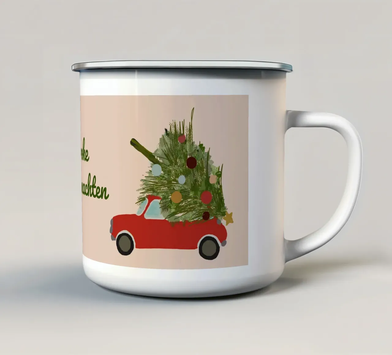 Rosso auto di Natale con albero di Natale sul tetto Beige tazza in smalto da Winter Studio