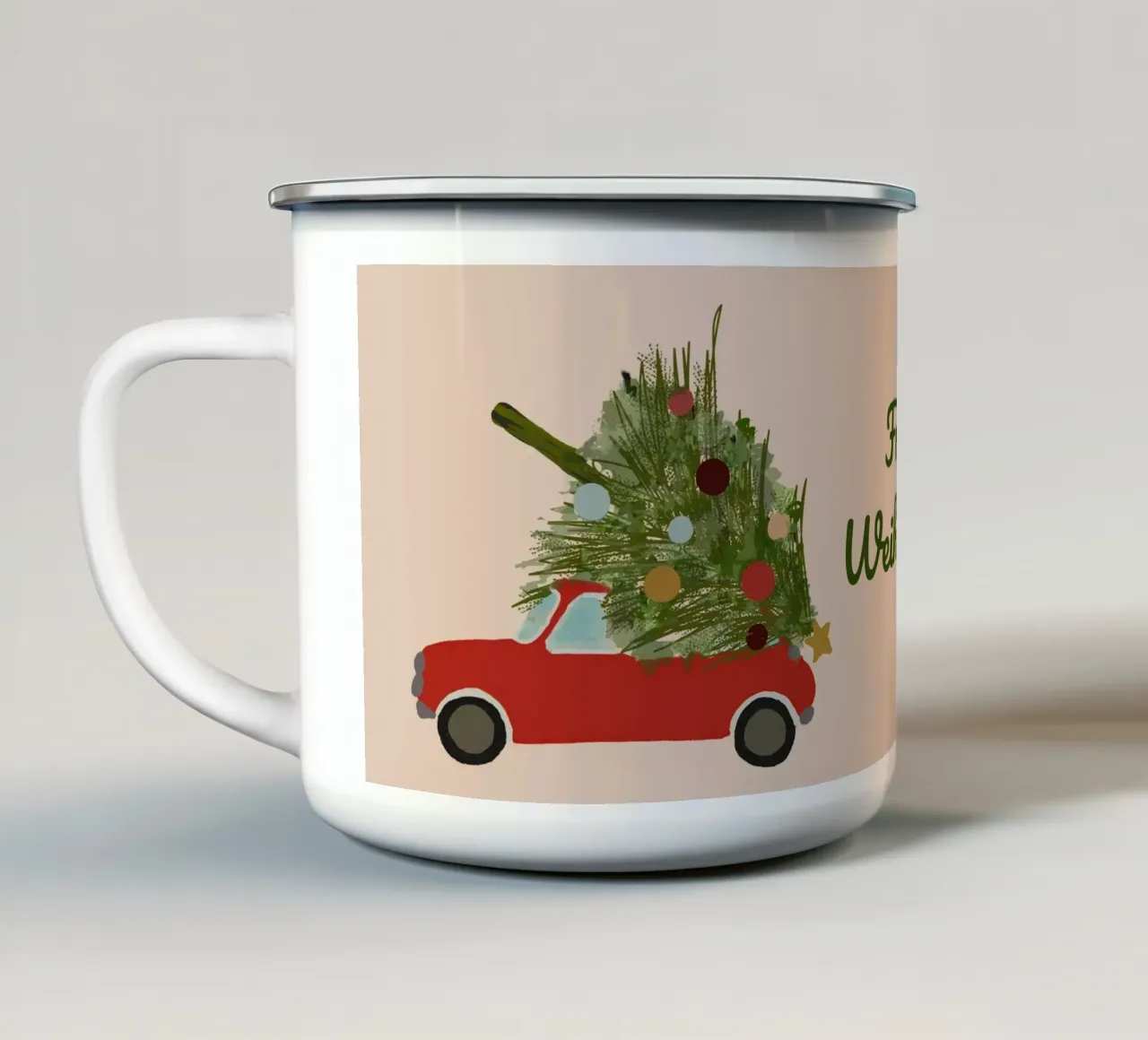 Rosso auto di Natale con albero di Natale sul tetto Beige tazza in smalto da Winter Studio