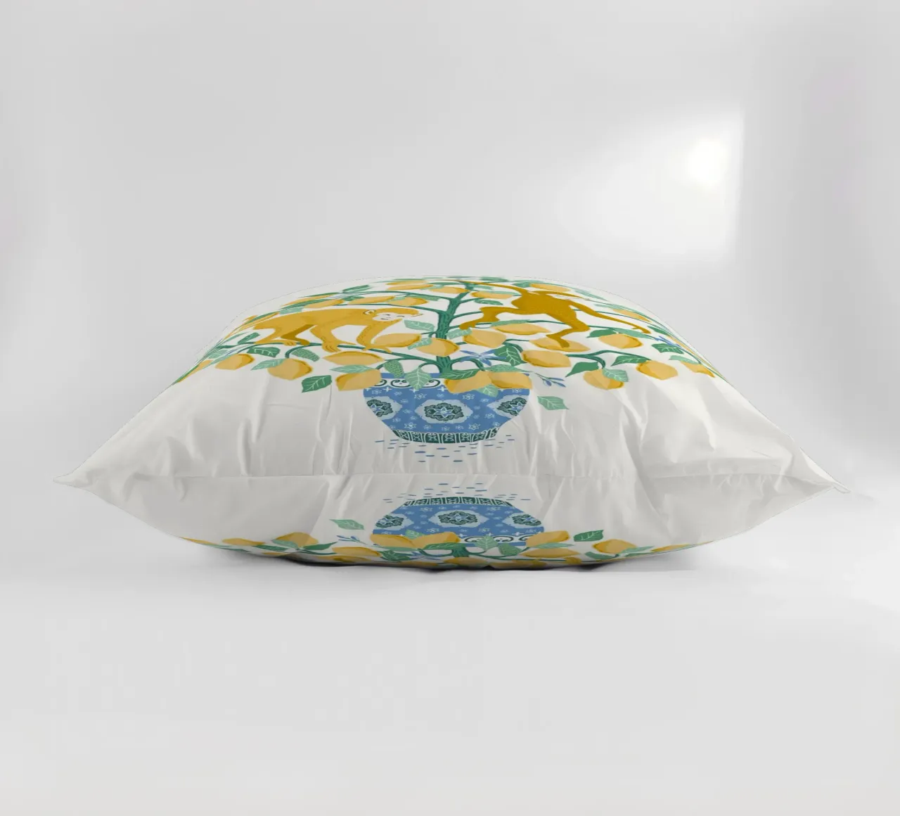Monkeys in lemon tree cuscino da Vivdesign
