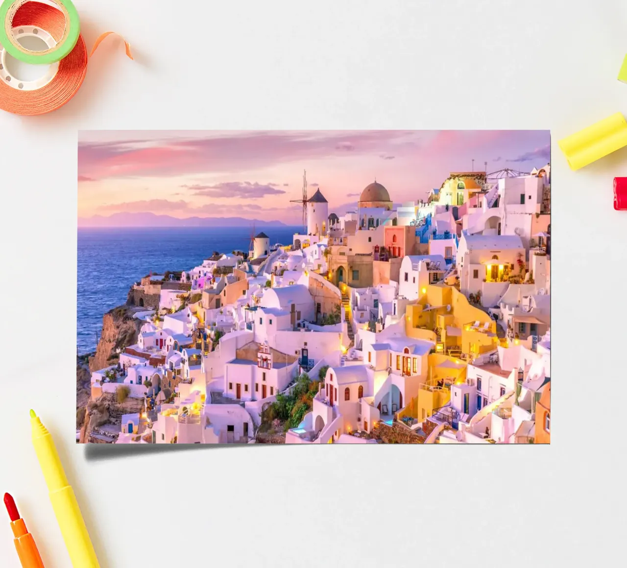 Luci della sera a Oia, Santorini, Grecia foglio adesivo da Wanderlust Vibes
