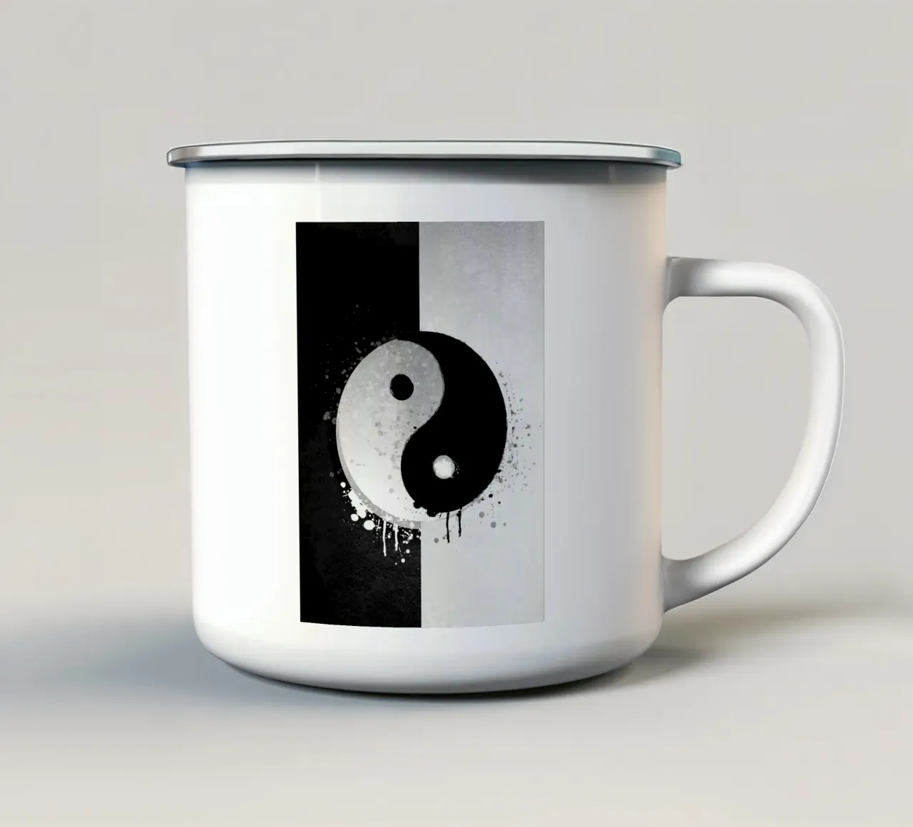 Bianco e nero Yin Yang tazza in smalto da Racheal Perez Mata