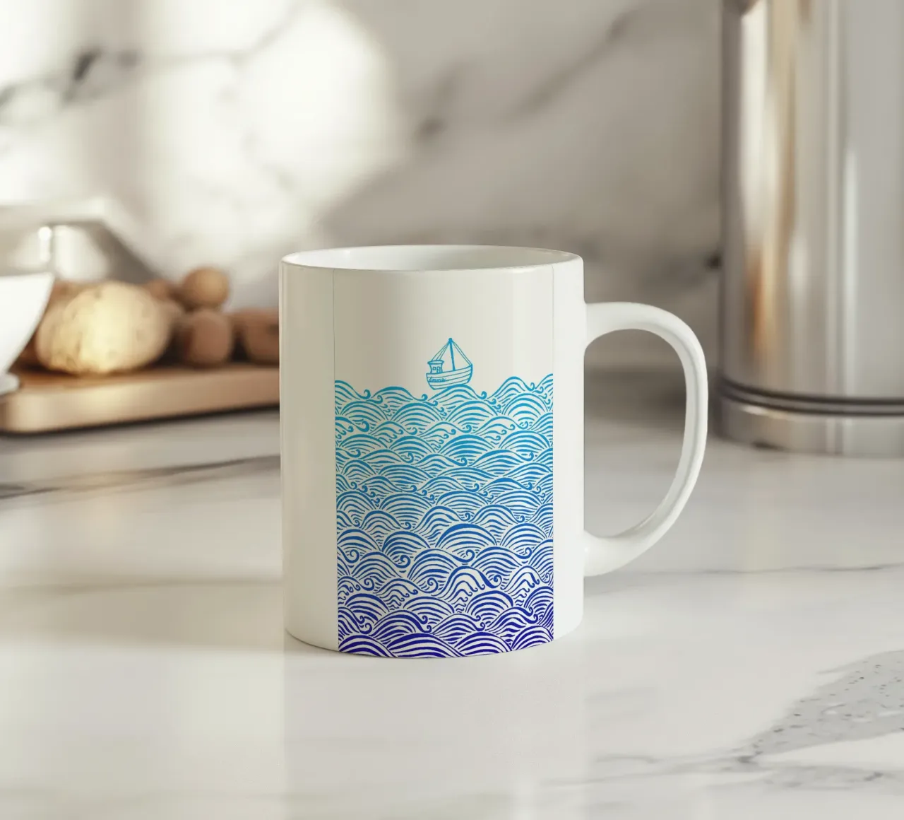 Una piccola barca in alto mare tazza in ceramica da PaperLine Art