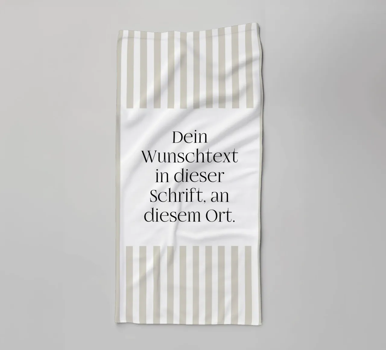 Wunschtext mit beigen Streifen badhanddoek van WORTSPIEL