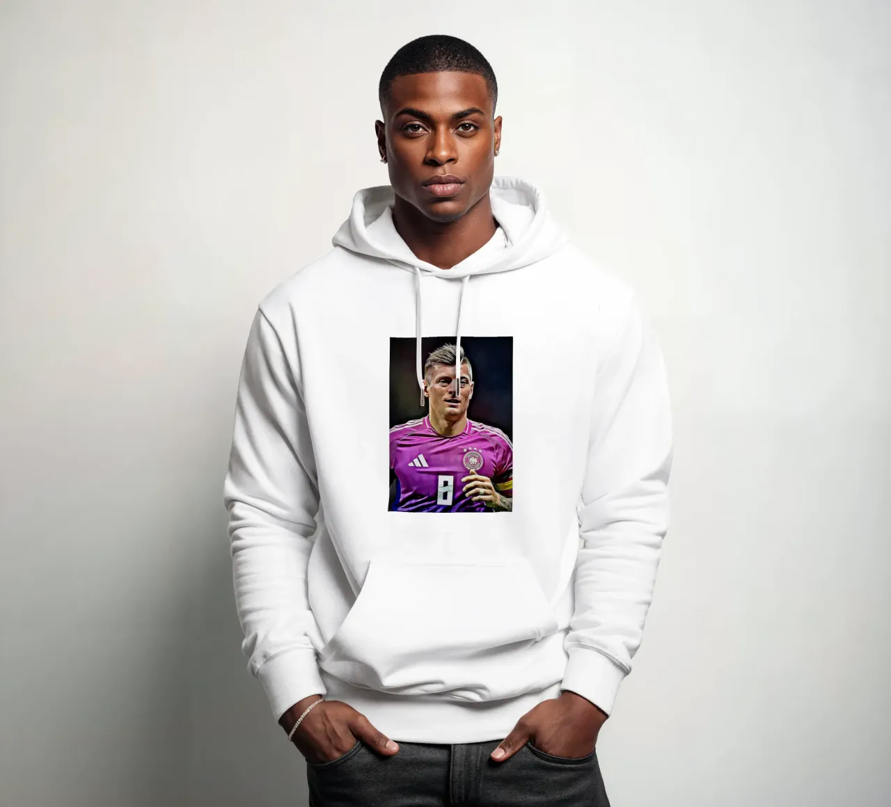 Toni Kroos - Maestro di centrocampo felpa con cappuccio da ArdanART