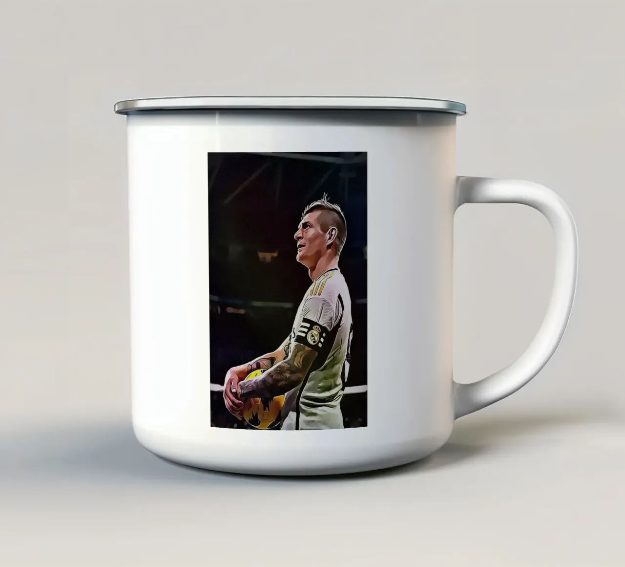 Toni Kroos - Eleganza bianca tazza in smalto da ArdanART