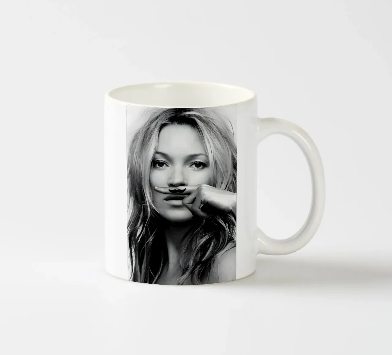 Kate Moss con i baffi tazza in ceramica da vintage