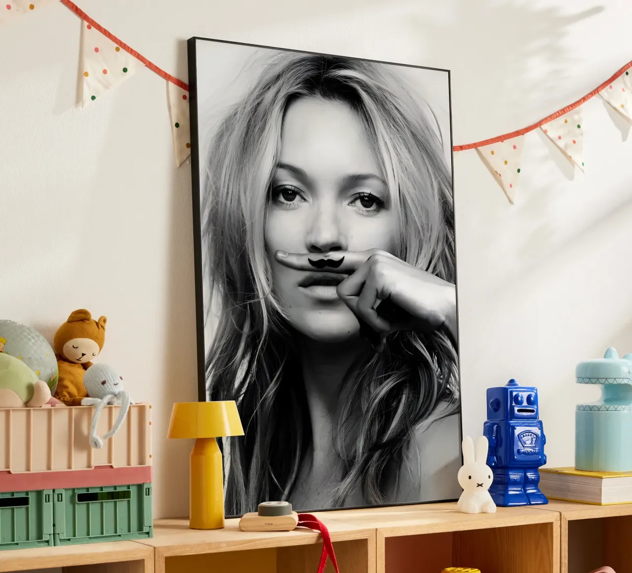 Kate Moss con i baffi alluminio dibond da vintage