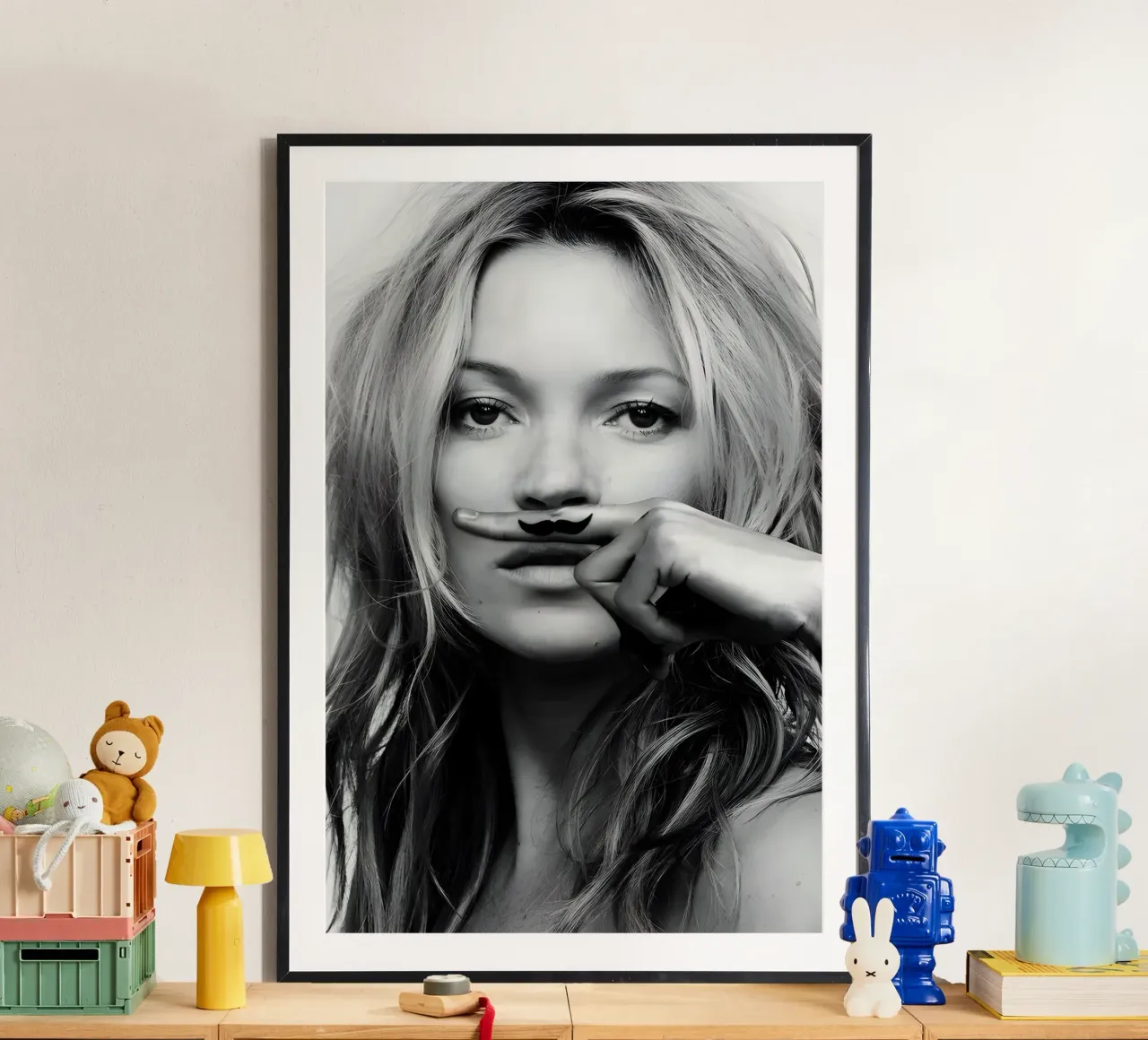Kate Moss con i baffi carta hahnemühle da vintage