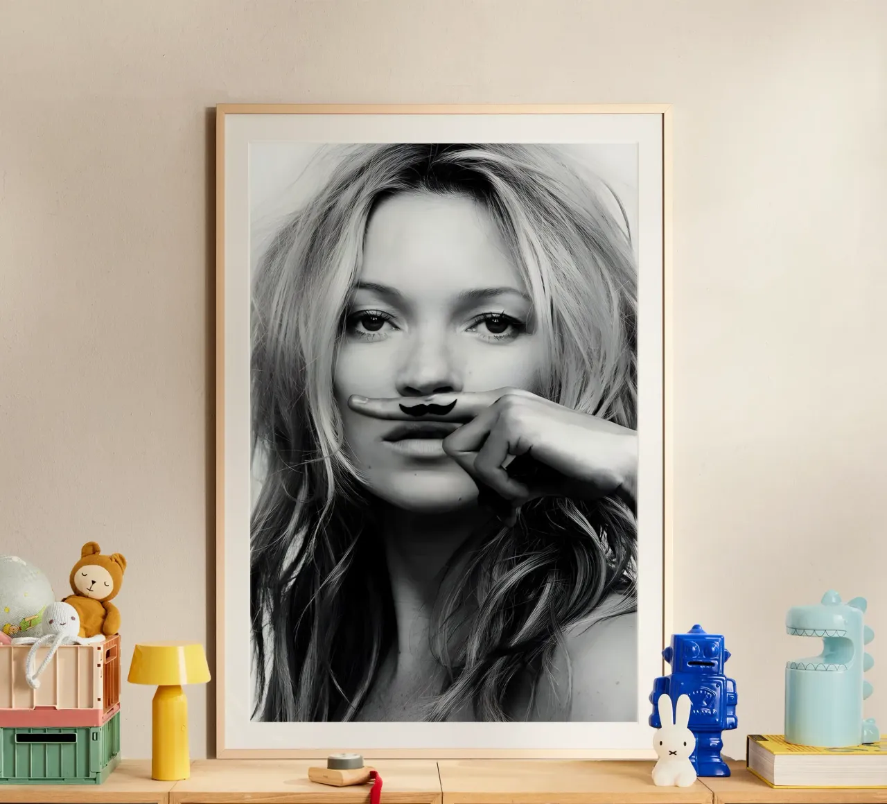 Kate Moss con i baffi carta hahnemühle da vintage