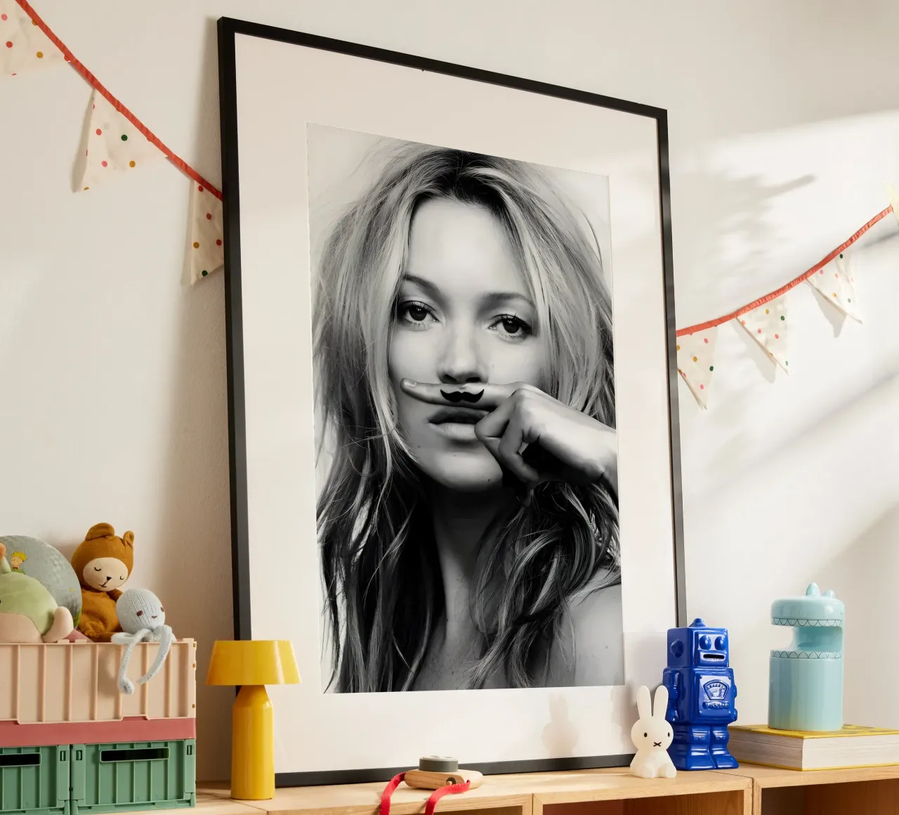 Kate Moss con i baffi carta hahnemühle da vintage