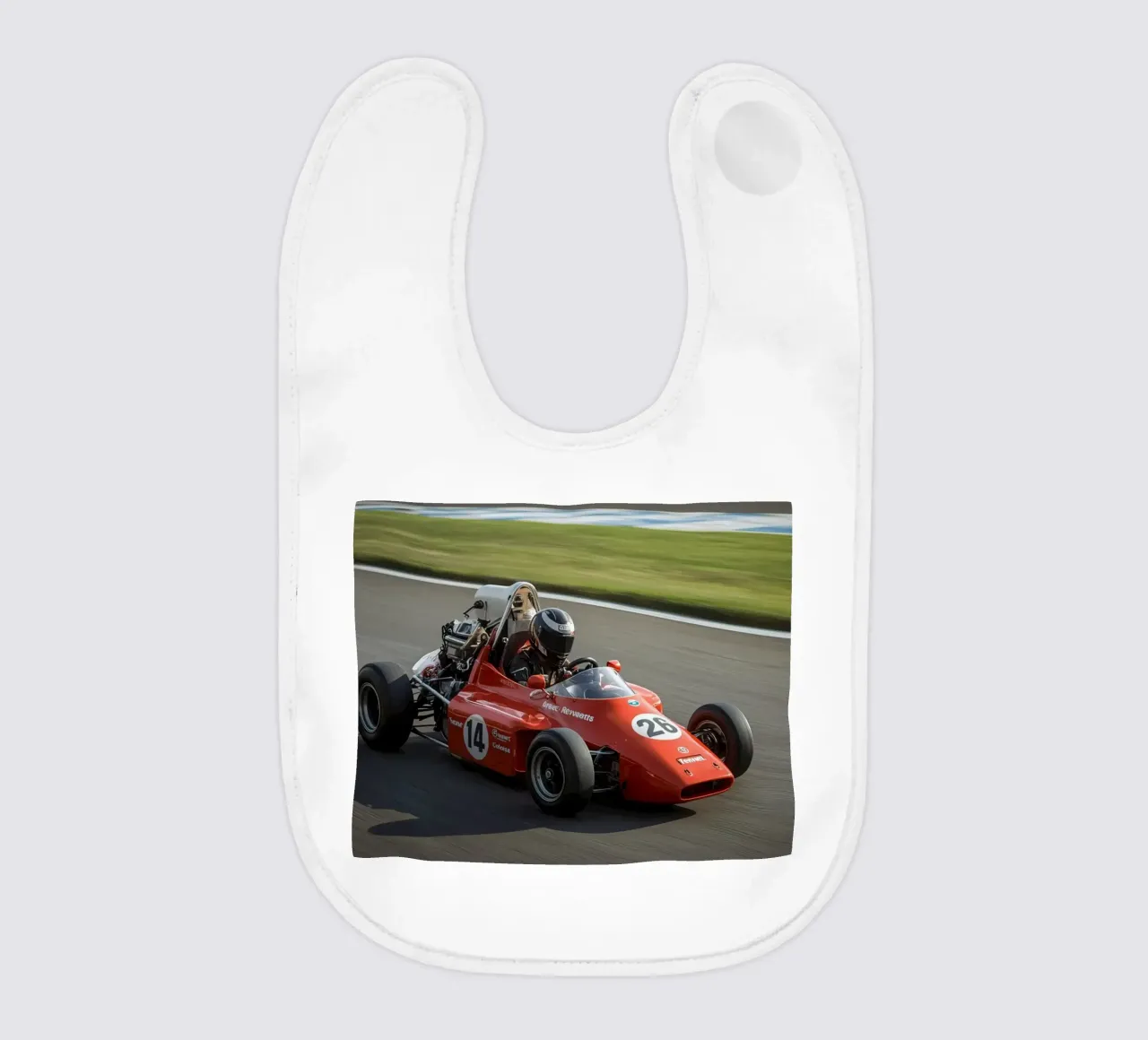 Auto da corsa di Formula rossa in pista bavaglino da DesignDoodle