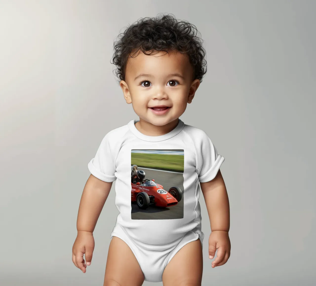 Auto da corsa di Formula rossa in pista body neonato maniche corte da DesignDoodle