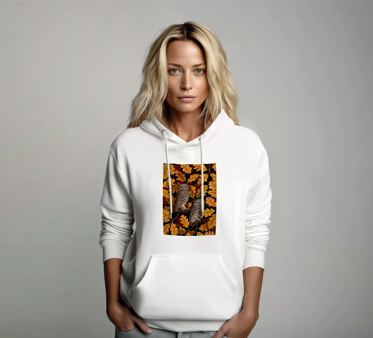 Gufi autunnali su nero felpa con cappuccio da Painted Nature