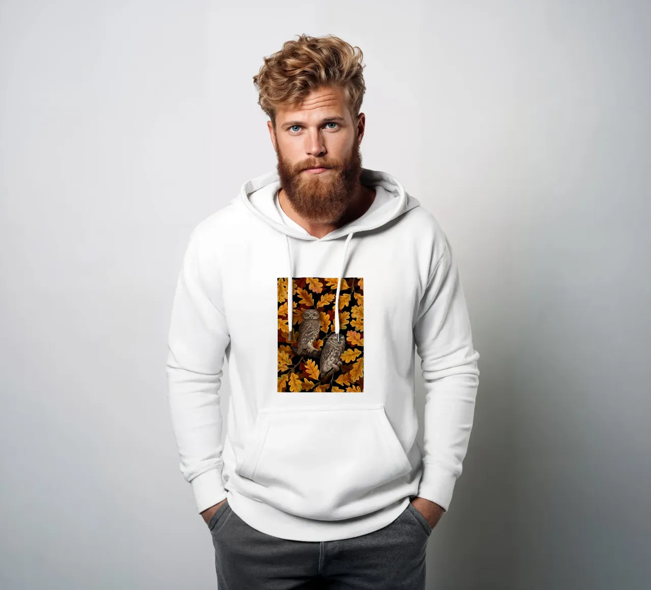Gufi autunnali su nero felpa con cappuccio da Painted Nature
