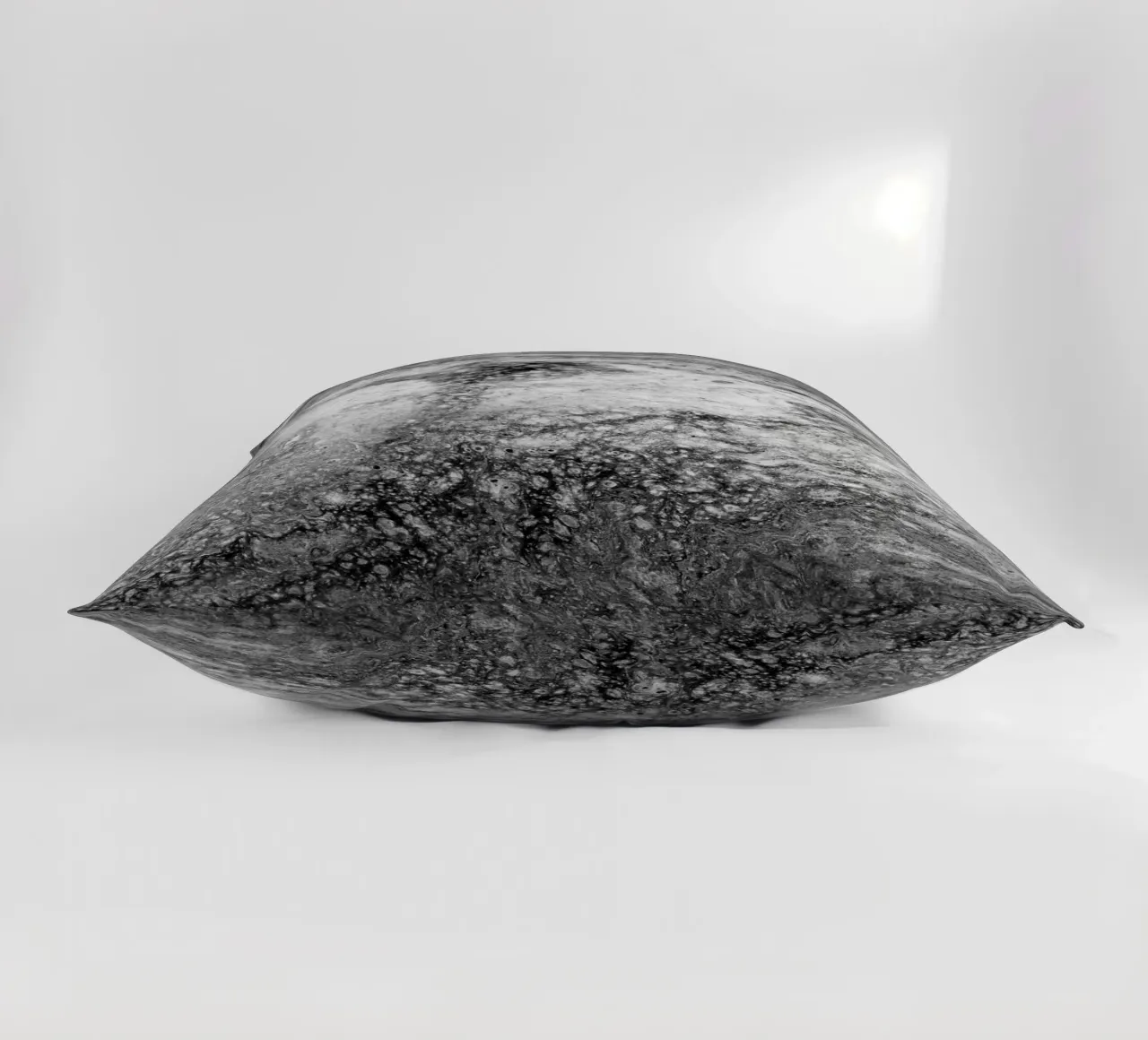 Abstract Artwork Greyscale #4 cuscino da kathrinmay