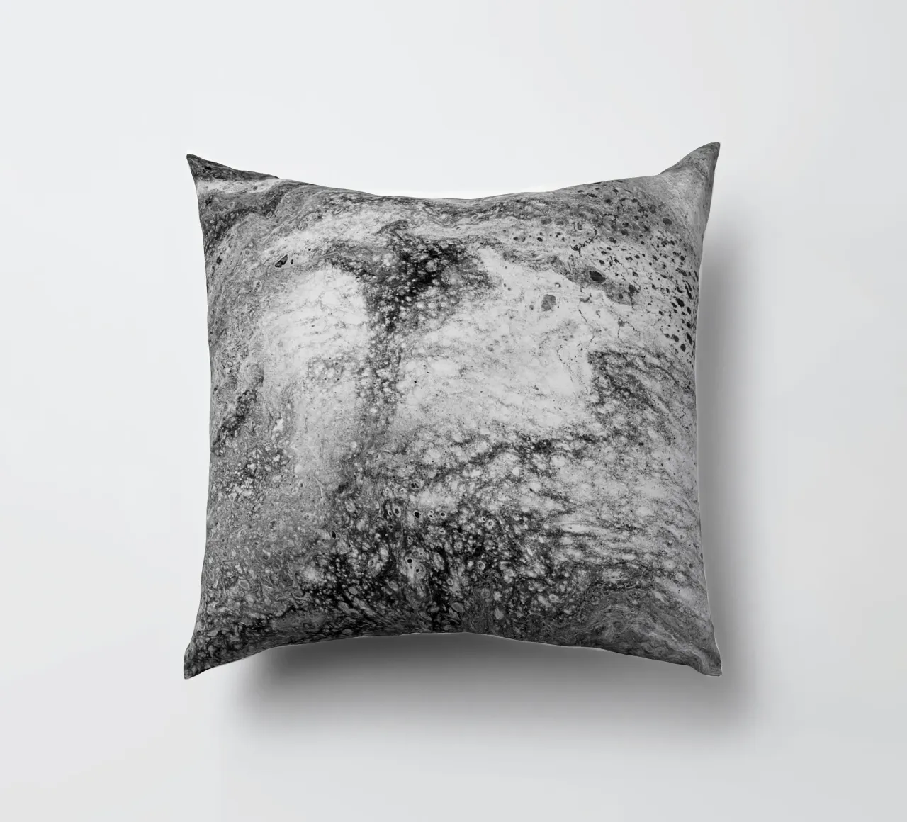Abstract Artwork Greyscale #4 cuscino da kathrinmay