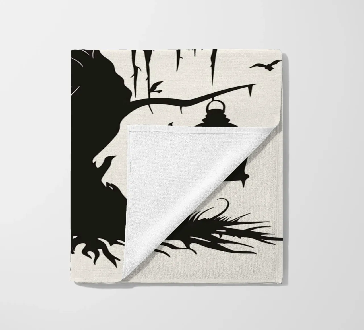 Albero mistico con corvi e lanterne telo mare da pixelbull - medieval art and more