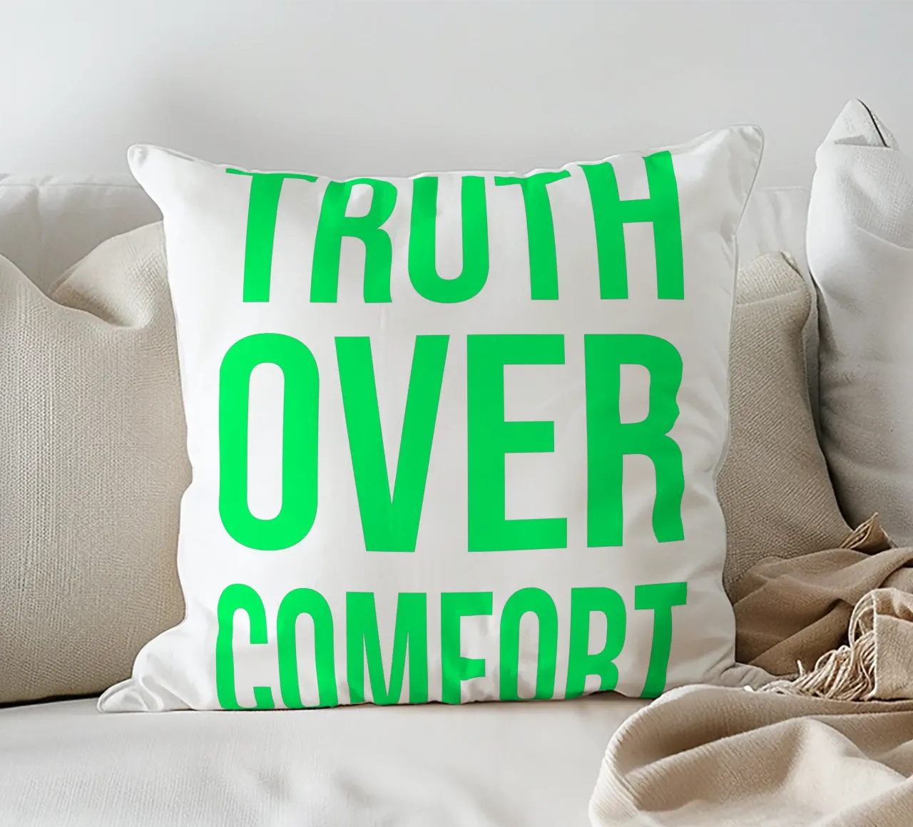 OVER series- bold letters, brave values (5 colors) cuscino da FRICKE DESIGN