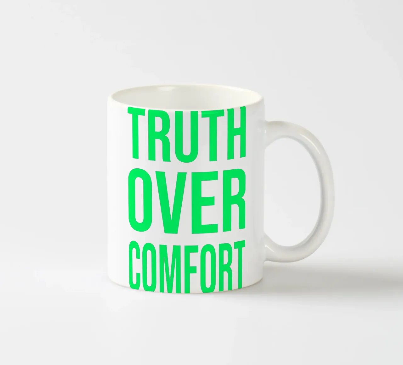 OVER series- bold letters, brave values (5 colors) tazza in ceramica da FRICKE DESIGN