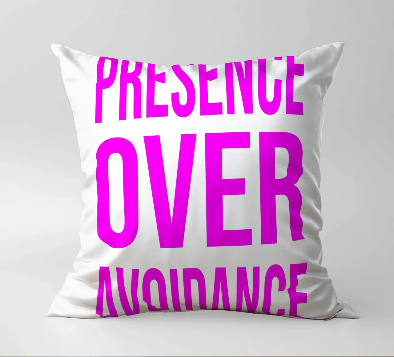 OVER series- bold letters, brave values (5 colors) cuscino da FRICKE DESIGN
