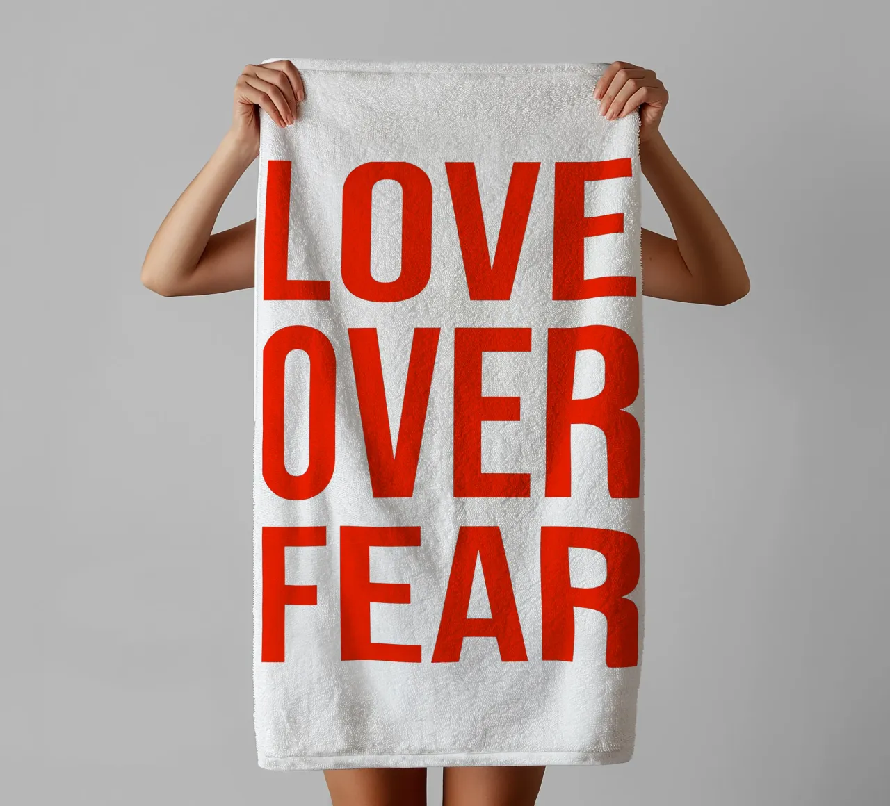 OVER series- bold letters, brave values (5 colors) asciugamano da bagno da FRICKE DESIGN