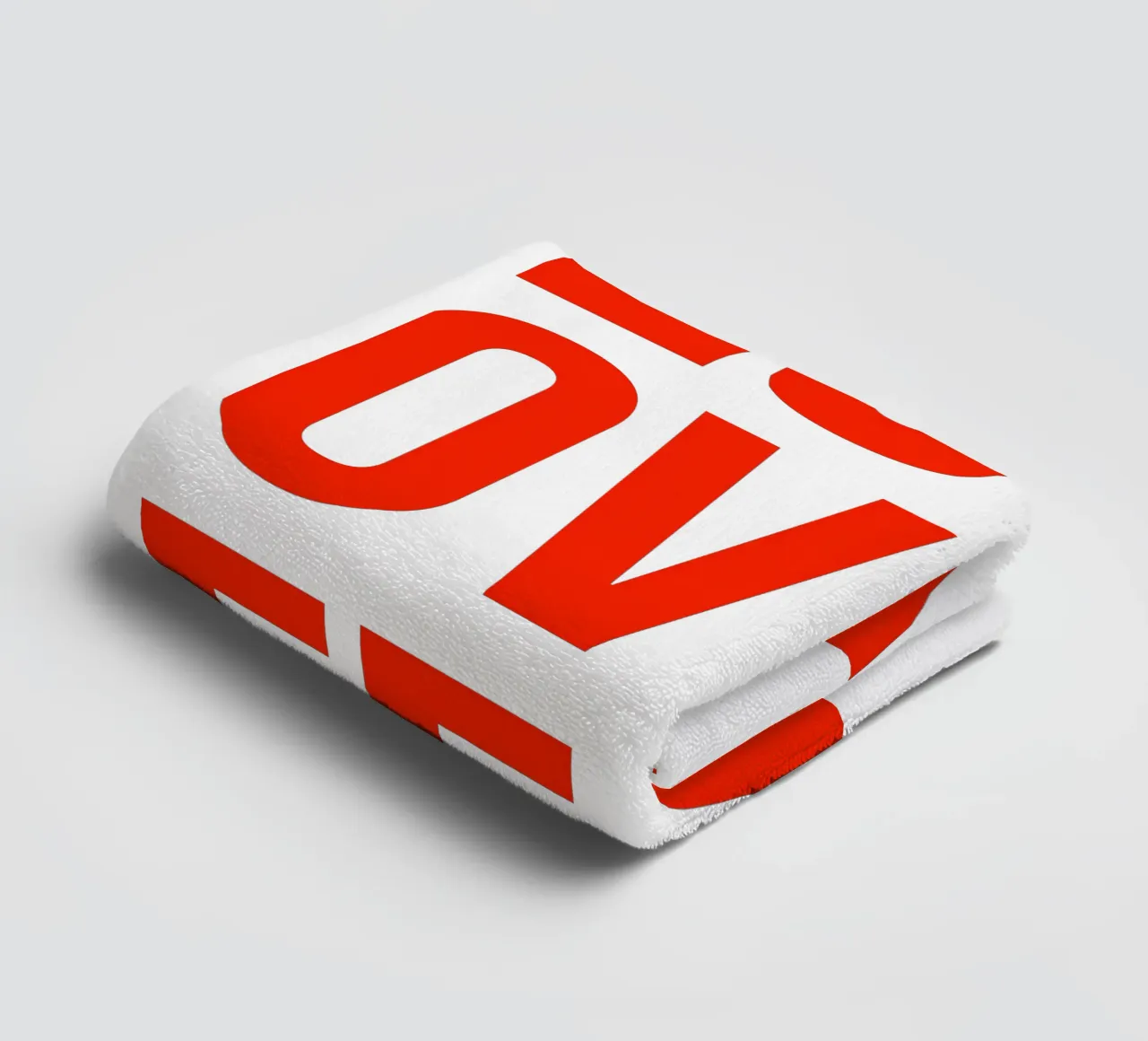 OVER series- bold letters, brave values (5 colors) asciugamano da bagno da FRICKE DESIGN