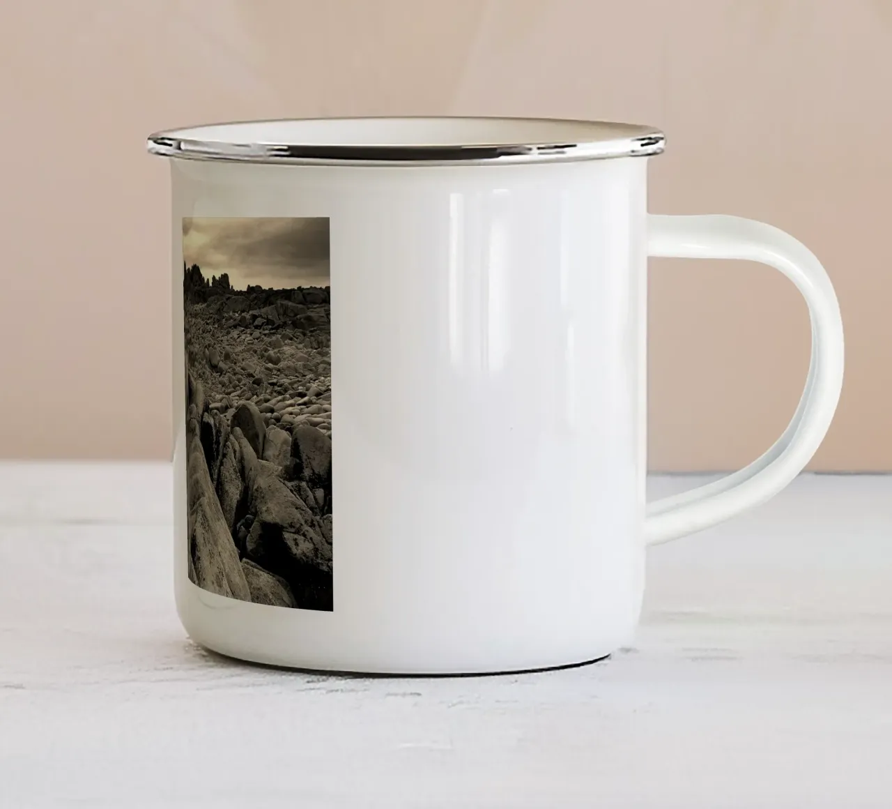 BW91. tazza in smalto da Thierry vobmann photography