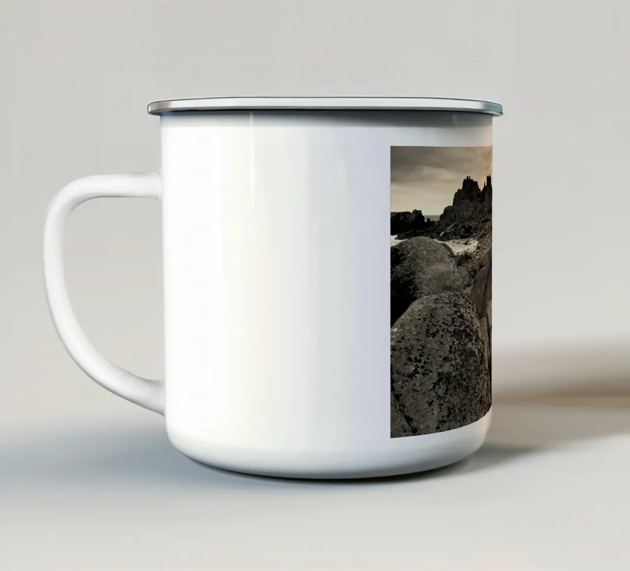 BW91. tazza in smalto da Thierry vobmann photography