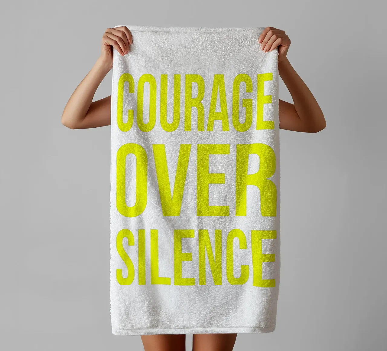 OVER series- bold letters, brave values (5 colors) asciugamano da bagno da FRICKE DESIGN