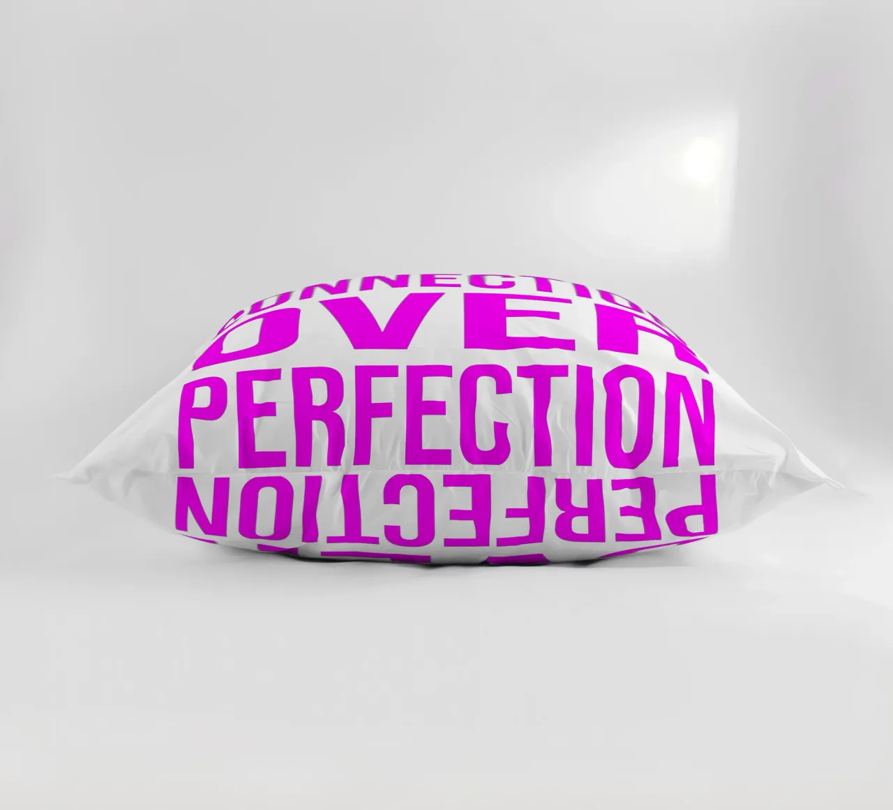 OVER series- bold letters, brave values (5 colors) cuscino da FRICKE DESIGN