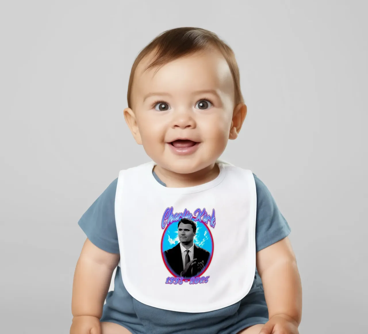 Charlie Kirk - Stile retrò bavaglino da grass.studio_