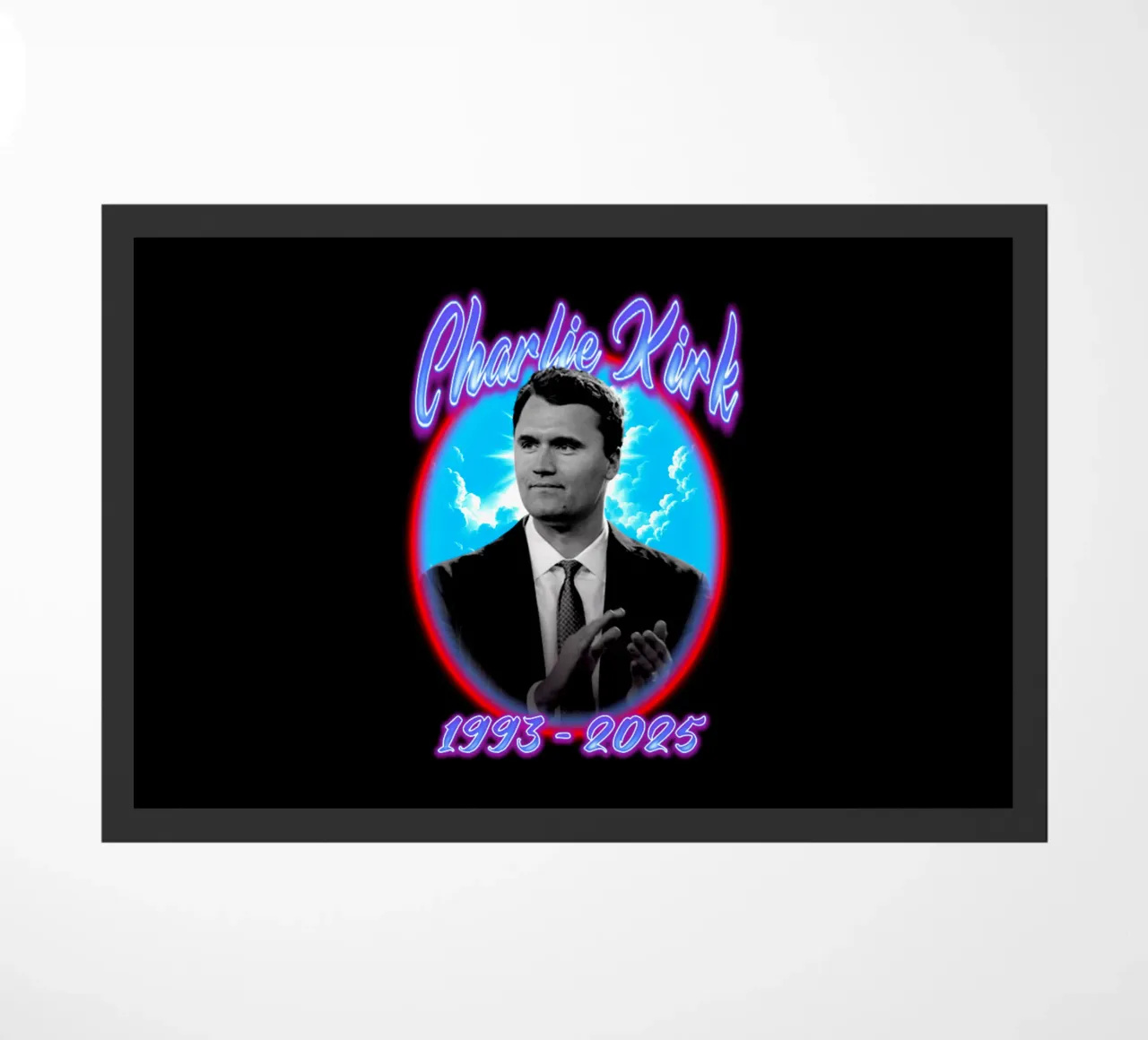 Charlie Kirk - Stile retrò zerbino da grass.studio_