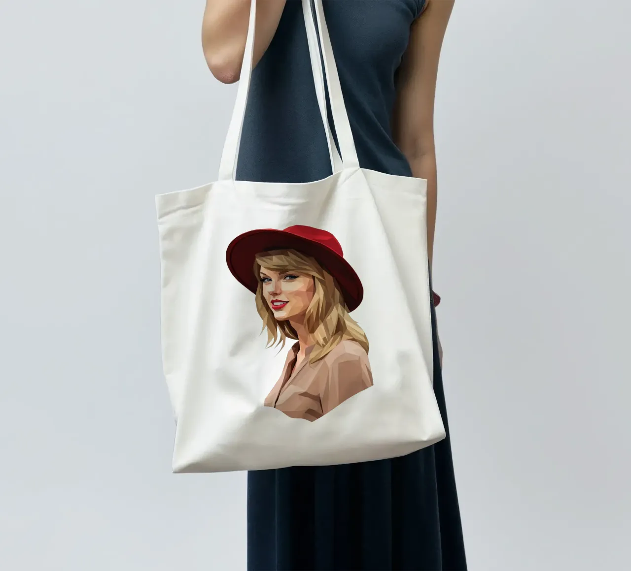 Taylor Swift con cappello rosso Low poly borsa in juta da Low Profile